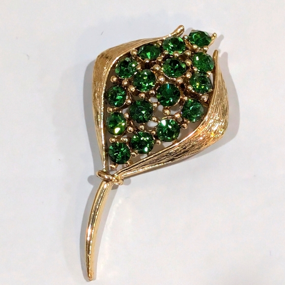 Vintage Rhinestone Brooch, Gold Tone Flowerbud with Green Stones - Picture 1 of 6